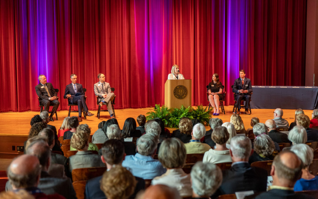 Ternus receives Drake Distinguished Alumni Award
