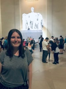 2019 D.C. Experience Scholarship Recipient Ivy Beckenholdt stands in front of the Lincoln Memorial.